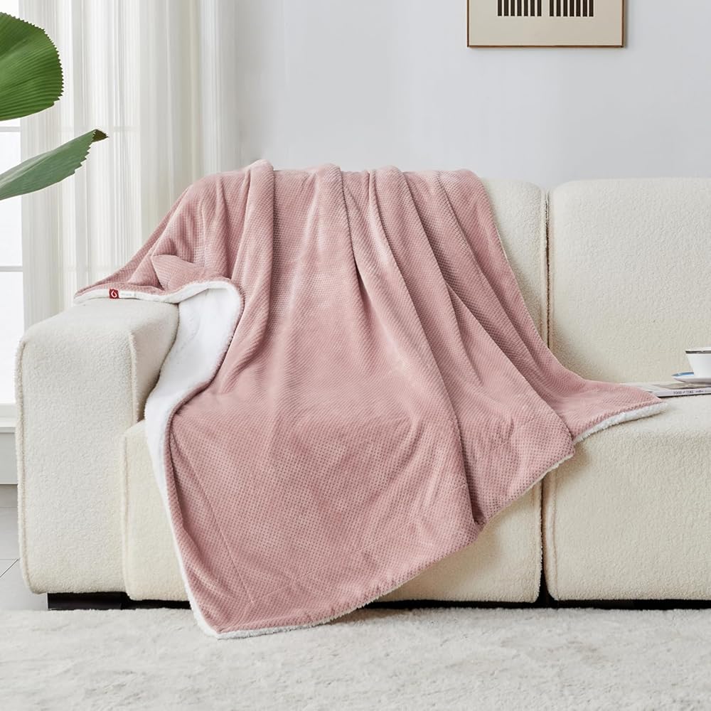 SOCHOW Plaid Canape Couverture Polaire, Couverture Duveteuse Super Douce Chaude, Légère, Couverture en Peluche Souple Réversible pour Lit Sofa Canapé-lit Gris Rose 220 x 240 cm : Cuisine et Maison
