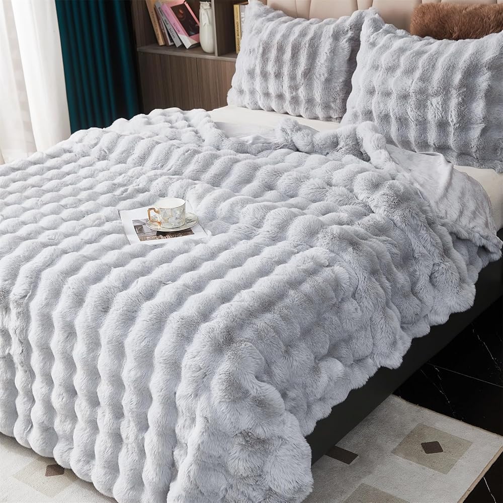 Couverture en Peluche pour Le canapé - Couverture en Fausse Fourrure de Lapin Super Douce, couvertures Mignonnes pour Les Femmes, couvertures légères et Chaudes pour Le lit, canapé, Sofa (Gris Clair) : Cuisine et Maison