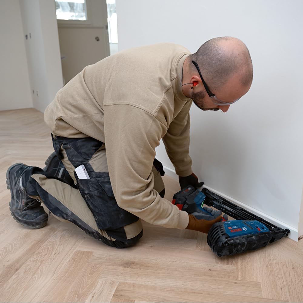 Bosch Professional Cloueur à bois sans-fil GNH 18V-64 MD