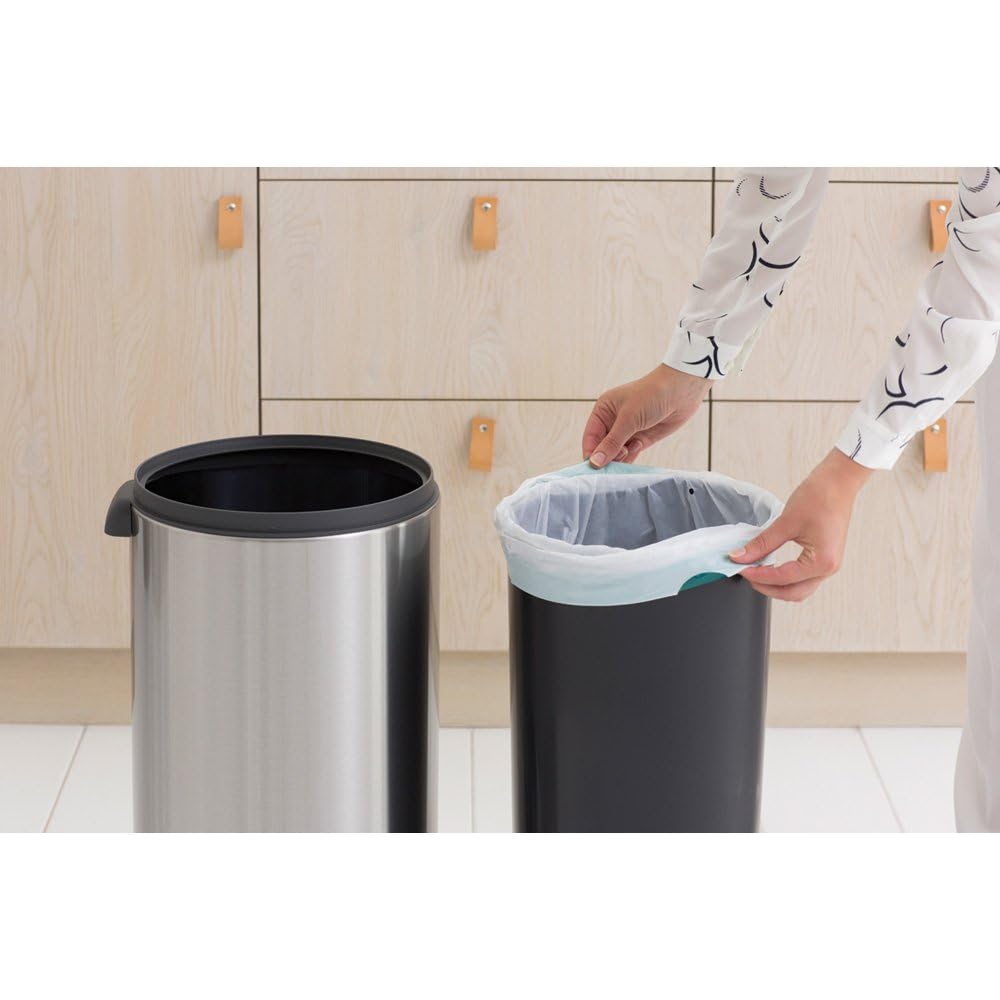 Brabantia - Poubelle Touch Bin unie 30 litres - Noir mat - 115301 : Cuisine et Maison