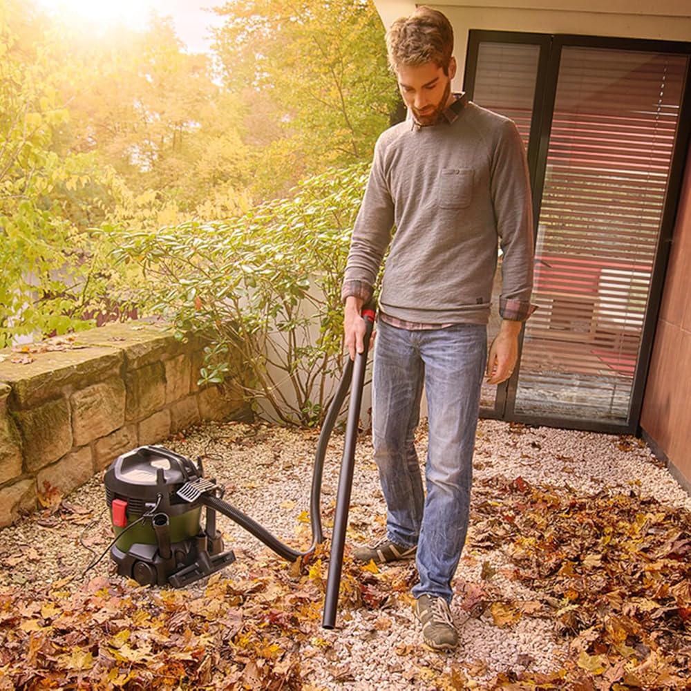 Bosch UniversalVac 15 Aspirateur d'atelier cuve 15 L avec kit d'accessoires