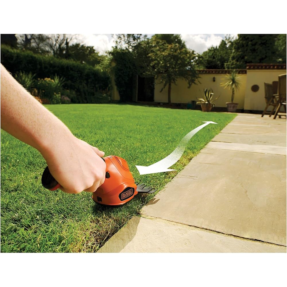 BLACK+DECKER Cisaille Electrique 3,6V, Sculpte-Haies avec Indicateur de Charge LED, Idéal pour Tailler les Parterres de Fleurs et les Bordures, Largeur de Lame 30 cm, Pas de Lame 23 mm, GSL200-QW Rouge : Bricolage