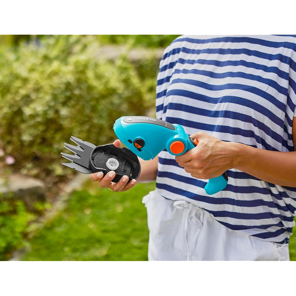 Gardena Set de cisailles à Gazon et arbustes sans Fil ComfortCut Li :cisaille à Gazon et Coupe-arbustes, poignée Confort réglable avec Affichage LED, Changement de Lame sans Outils (9888-20) : Jardin