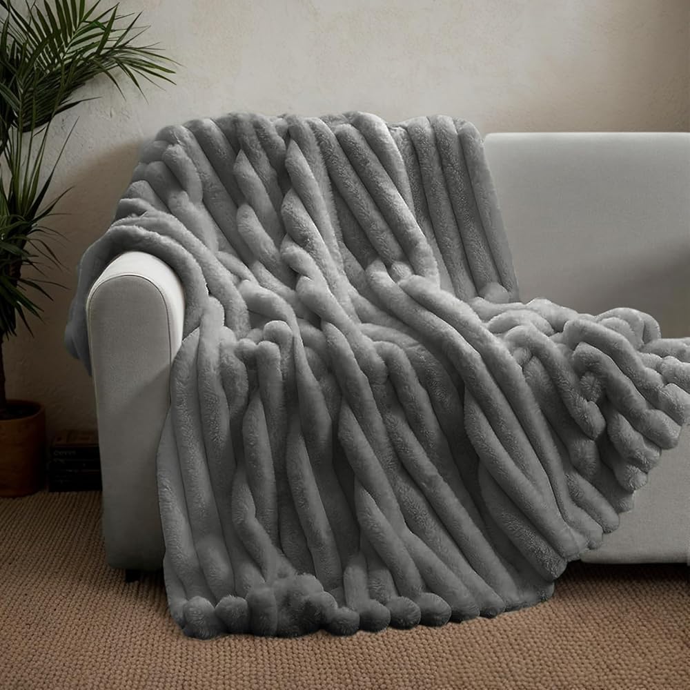 TOPCHANCES Couverture Plaid Polaire Velours Super Chaude,AB Double Couche Couverture en Peluche De Lapin Artificiel Et Duveteuse Canape Polaire Poil Douce Et Confortable(Gris Foncé,180×230cm) : Cuisine et Maison