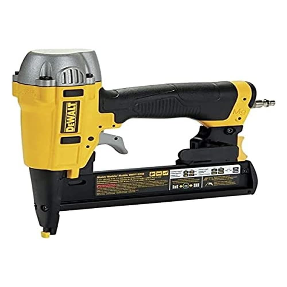 DEWALT Agrafeuse Pneumatique de Construction - Nez Anti-Trace - Échappement Arrière - Réglage de la Profondeur - Aucun Entretien Nécessaire - Longue Durée de Vie - Fonctionne Sans Huile, DPSSX38-XJ : Bricolage