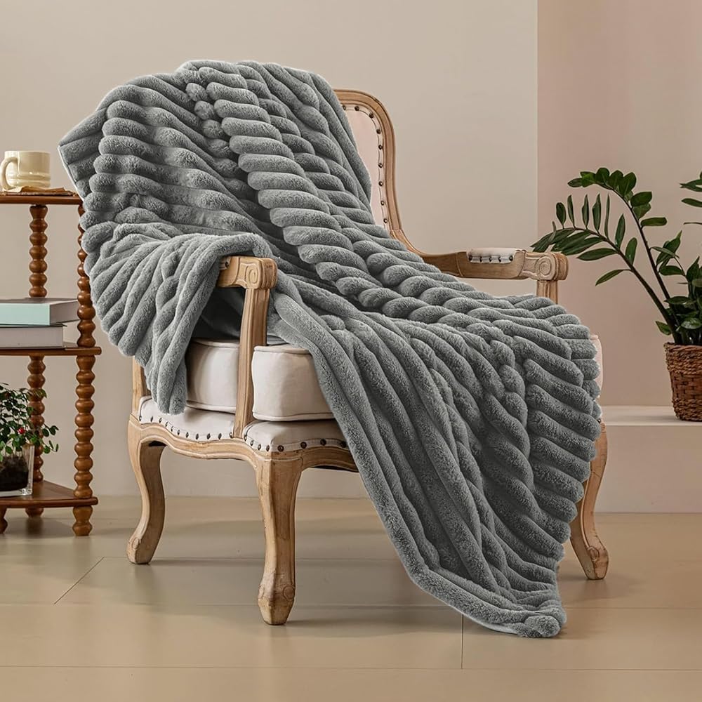 TOPCHANCES Couverture Plaid Polaire Velours Super Chaude,AB Double Couche Couverture en Peluche De Lapin Artificiel Et Duveteuse Canape Polaire Poil Douce Et Confortable(Gris Foncé,180×230cm) : Cuisine et Maison