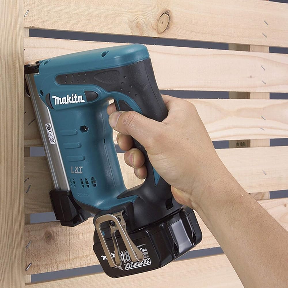 Agrafeuse 18V LXT Li-Ion (Machine seule) en MAKPAC - MAKITA DST221ZJ : Bricolage