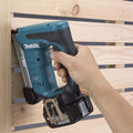 Agrafeuse 18V LXT Li-Ion (Machine seule) en MAKPAC - MAKITA DST221ZJ : Bricolage