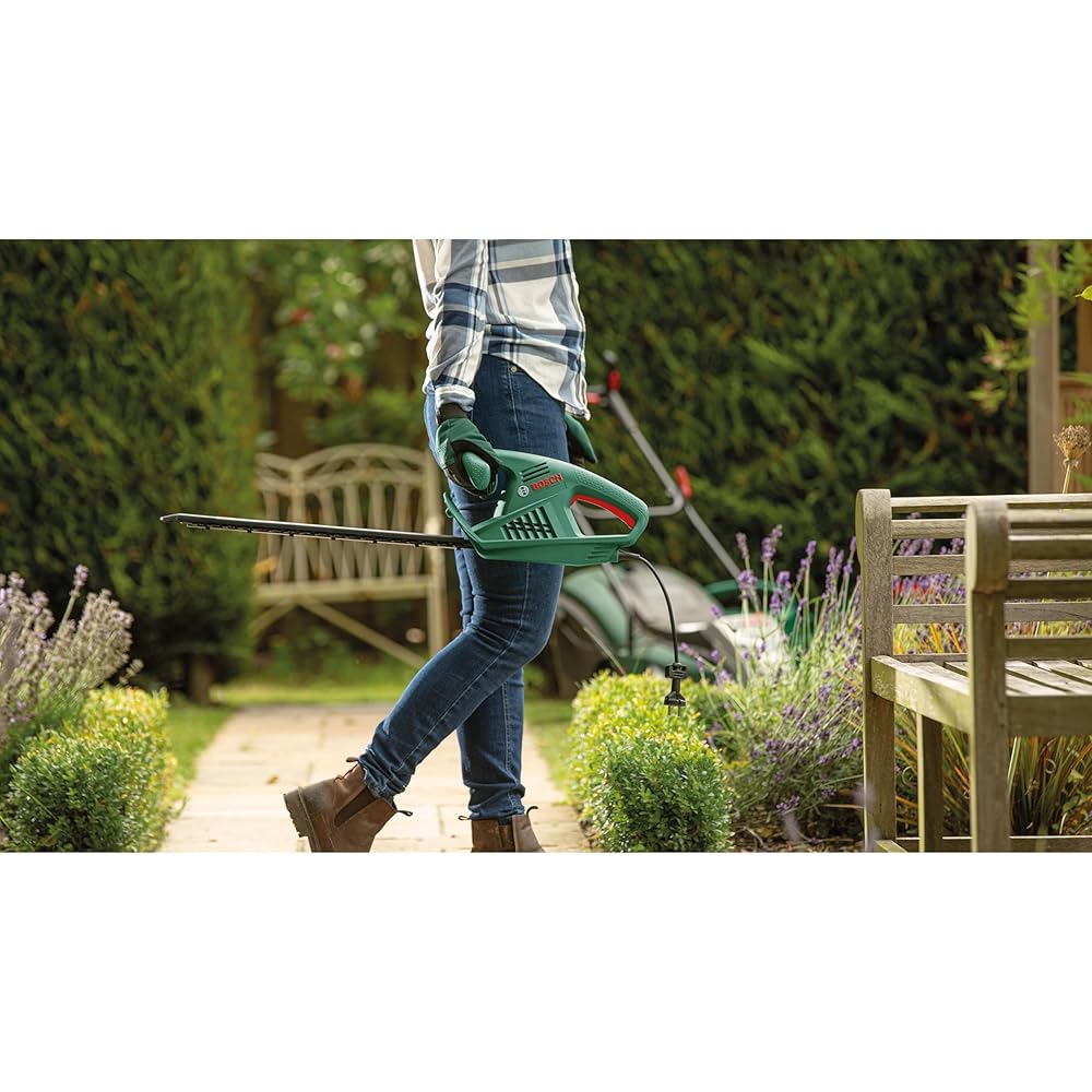 Bosch Taille-Haies électrique Bosch - EasyHedgeCut 55 (450 W, Lames de 55 cm, dans Un Emballage en Carton) : Jardin