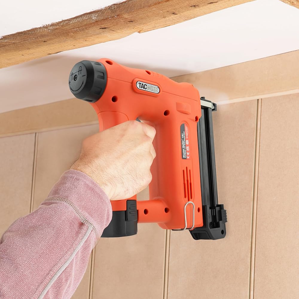 Tacwise 1700 Master Nailer 12V 191 Agrafeuse/Cloueuse Sans Fil avec 1000 agrafes et 2000 clous, Utilise des Agrafes de type 91 et des Clous de type 18G : Beauté et Parfum