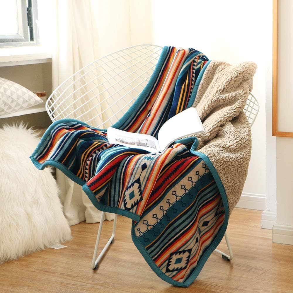 Qucover Couverture Polaire Épaisse 220x240cm, Jeté de Canape à Rayures Confortable Réversible en Flanelle et Sherpa, Plaid Polaire Luxueuse Bohémienne Extrêmement Douce et Chaude Idéale pour l'hiver : Cuisine et Maison