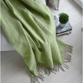 Linen & Cotton Couverture Chaude et Douce Couverture Confortable Columbus - 100% Pure Laine de Nouvelle-Zélande, Beige Naturel Vert (140 x 200 cm) Plaid en laine d'Agneau, Couvre-Lit, Jete de Canape : Cuisine et Maison
