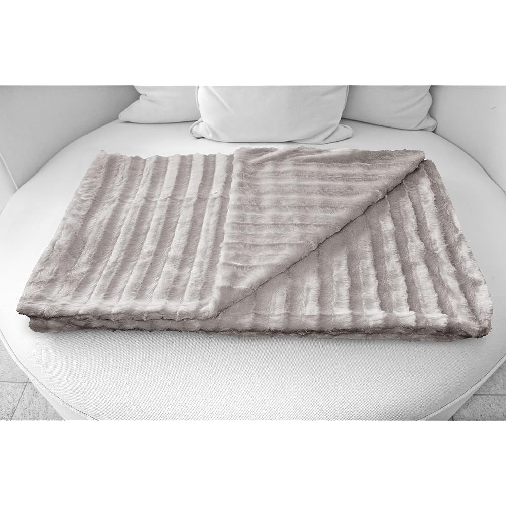 Brandsseller Couverture Double Face Plaid Imitation Fourrure Doux et Chaud - 220 x 240 cm - Taupe/Gris : Cuisine et Maison