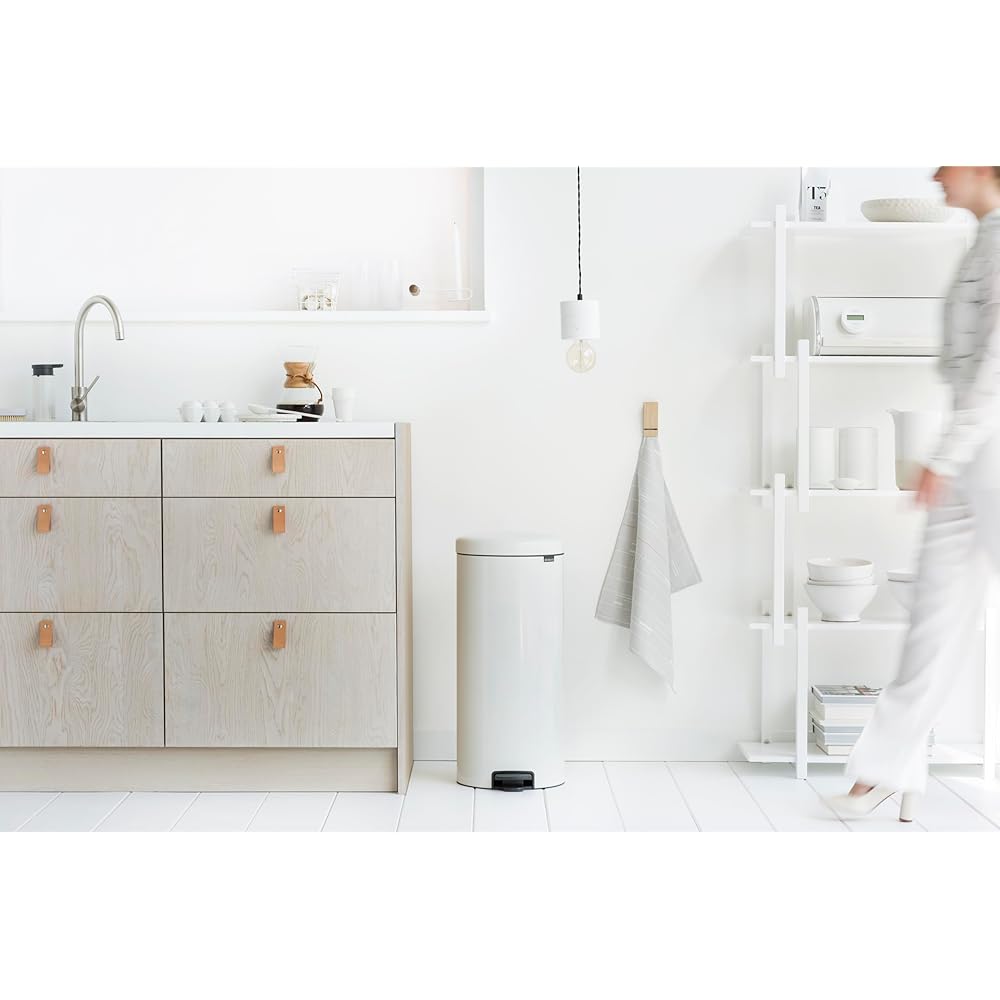 Brabantia 111785 New Icon Poubelle à Pédale Acier Inoxydable Blanc 30 x 34 x 67,5 cm 30 L : Cuisine et Maison