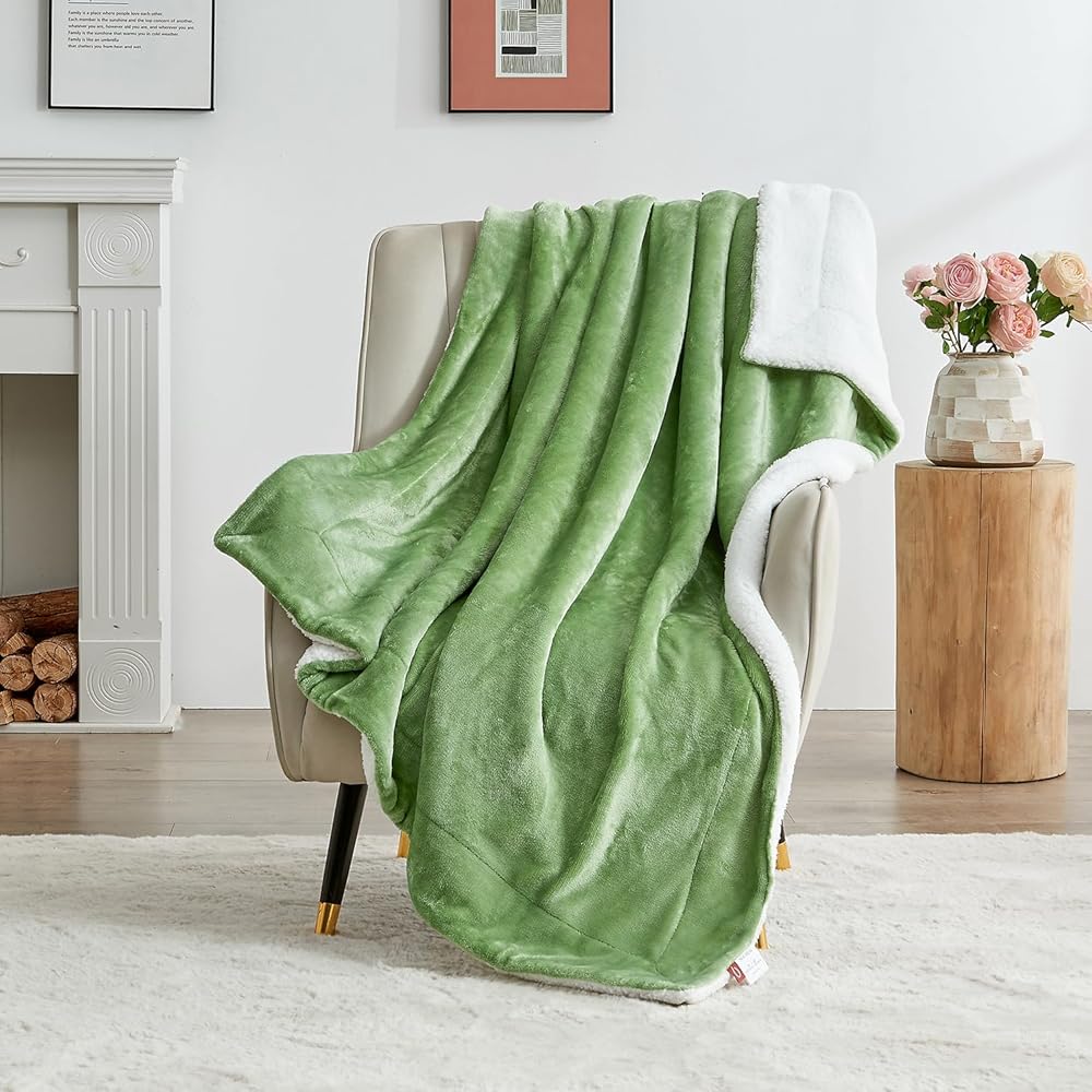 SOCHOW Sherpa Plaid Couverture Polaire Vert Sauge 220 x 240 cm, Couverture Double Face Super Douce Luxurieuse Couverture en Peluche : Cuisine et Maison