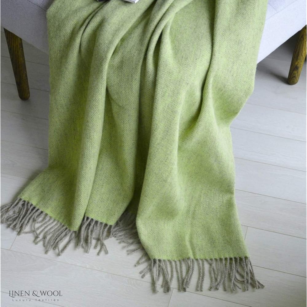 Linen & Cotton Couverture Chaude et Douce Couverture Confortable Columbus - 100% Pure Laine de Nouvelle-Zélande, Beige Naturel Vert (140 x 200 cm) Plaid en laine d'Agneau, Couvre-Lit, Jete de Canape : Cuisine et Maison