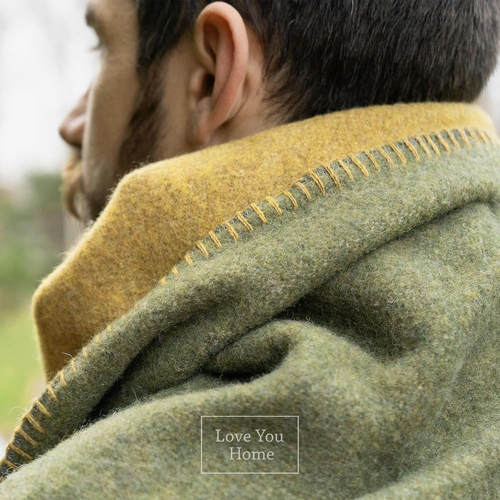 LYHome Plaid Laine Merinos - Couverture pour Canape Lit 1 Personne, Couvertures Accessoires Exterieur de Camping Militaire Voyage et Armee, Hiver Chaud 130x170 cm, Vert Olive - Moutarde Réversible : Cuisine et Maison