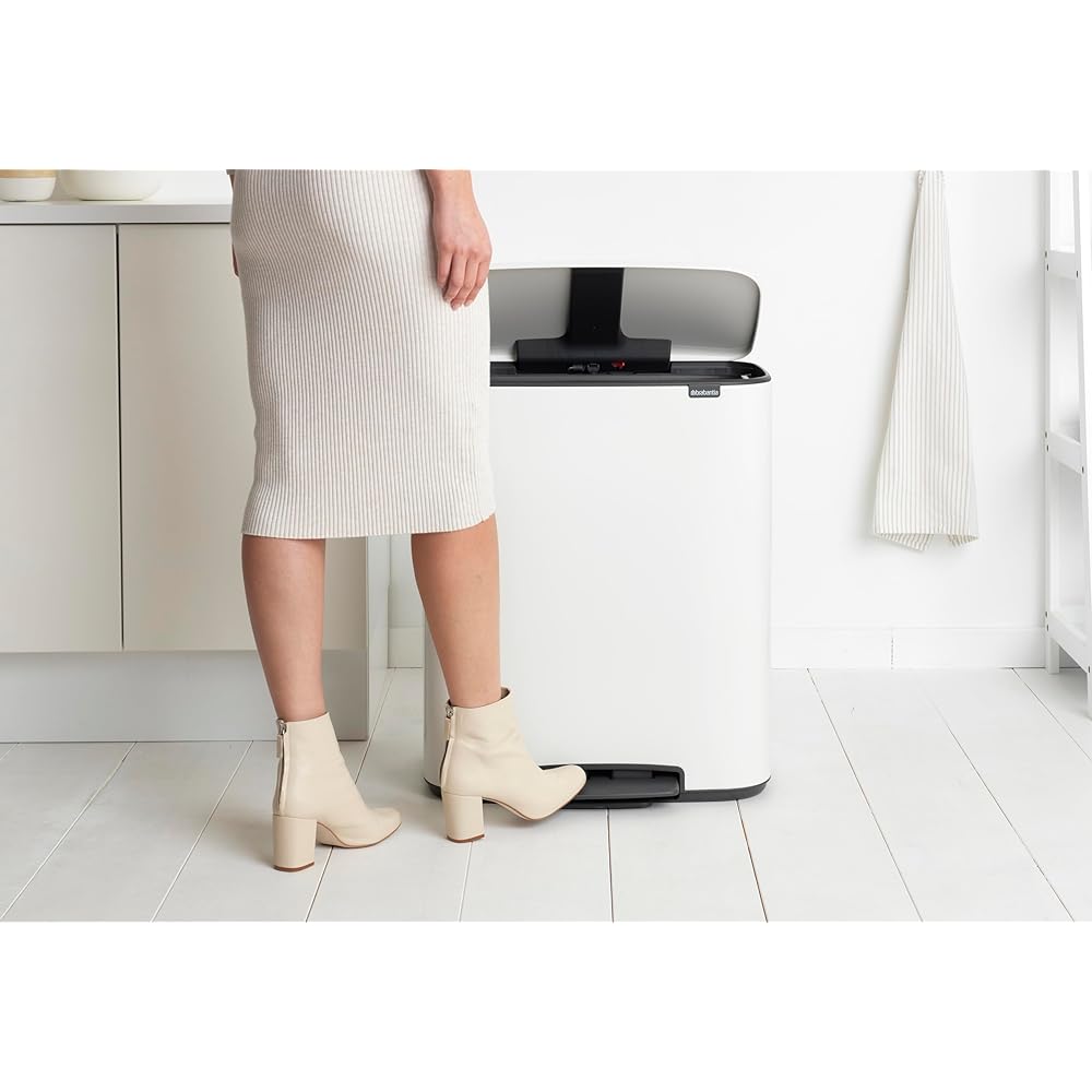 Brabantia - 211300 - Poubelle à pédale Bo, avec 1 seau intérieur, 60L - Blanc : Cuisine et Maison