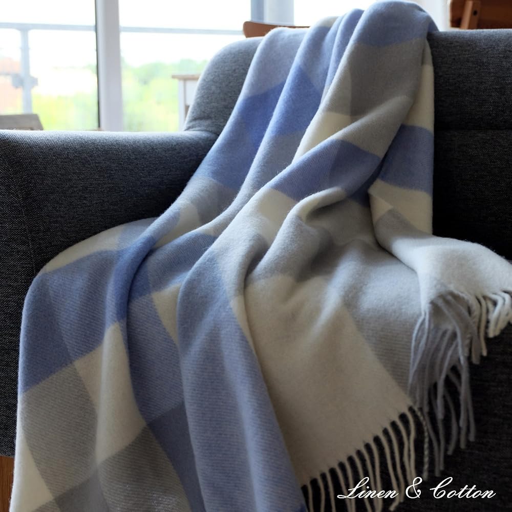 Linen & Cotton Couverture Chaude et Douce à Carreaux Devon avec Franges - 100% Pure Laine de Nouvelle-Zélande, Gris Bleu Blanc (140x 200 cm) Plaid Hiver Noel Femme Homme, Couvre-Lit, Jete de Canape : Cuisine et Maison